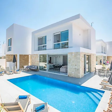 Villa Vie Blue 2 *